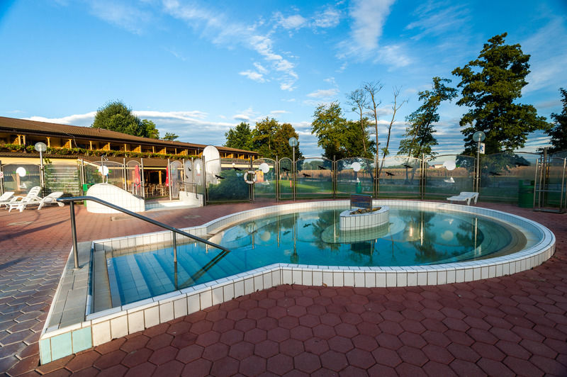 Veržej Terme Banovci - Hotel Zeleni Gaj מראה חיצוני תמונה